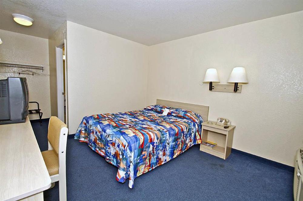 Motel 6-Westminster, Ca - South - Long Beach Area Oda fotoğraf